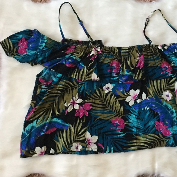 Floral Flounce Crop Cami 🥰 - Picture 6 of 6
